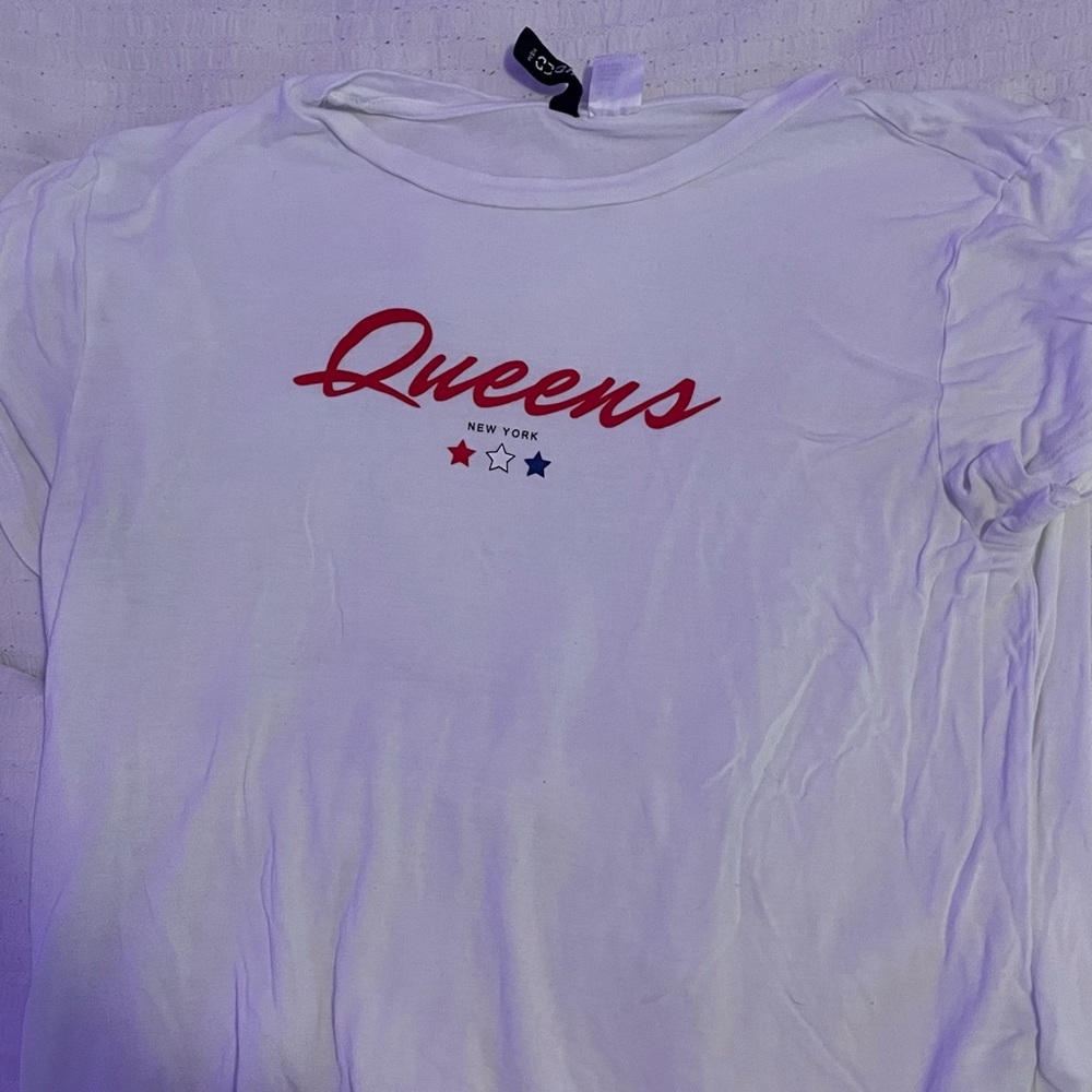 Cropped Queens Tee